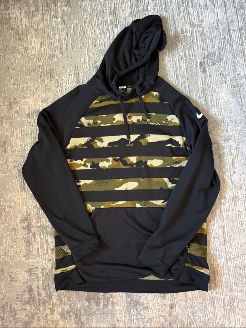 Nike Men’s Black Camo Stripe Pullover Hoodie
